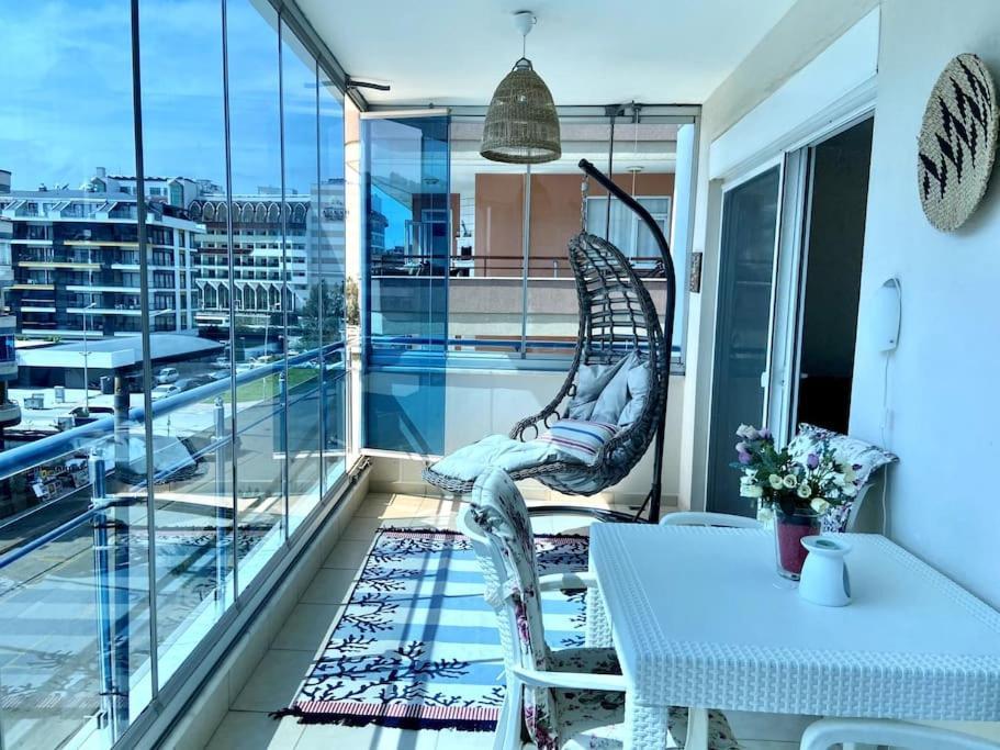 Daire Hygge Flat With Heated Floors & Sunny Balcony!